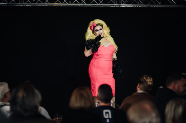 Night Queens Travestie Show Variete Drag Revue Termin Karten Ticket festival event frankfurt showgirls Jungesellenabschied Junggesellinnen JGA Travestieshow showgirls kalender 2025 Travestie tickets