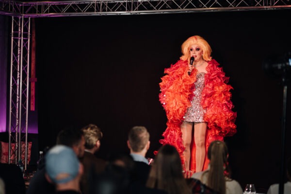 Night Queens Travestie Show Variete Drag Revue Termin Karten Ticket festival event frankfurt showgirls Jungesellenabschied Junggesellinnen JGA Travestieshow showgirls kalender 2025 Travestie tickets